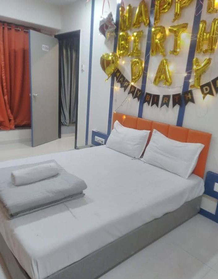 V Love Hotel Surat Dış mekan fotoğraf