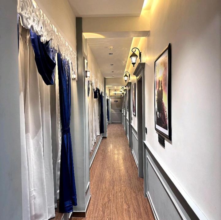 V Love Hotel Surat Dış mekan fotoğraf