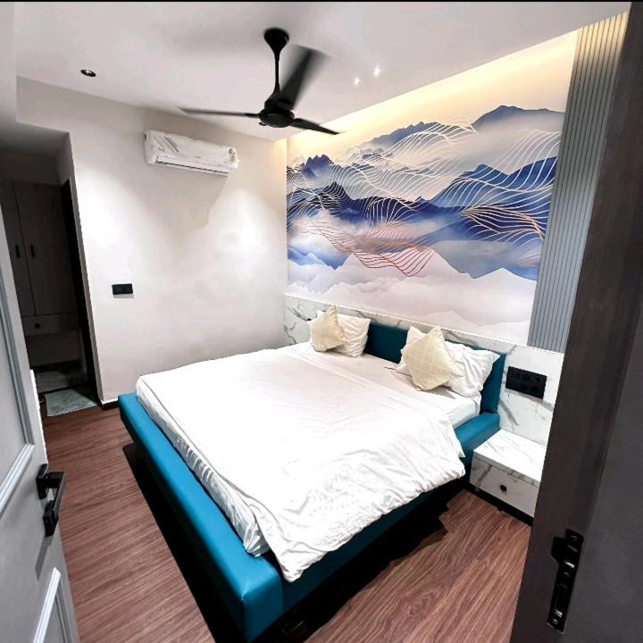 V Love Hotel Surat Dış mekan fotoğraf